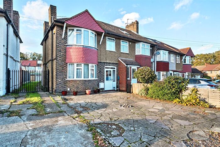 3 Bedroom End Terrace House For Sale In Shaldon Drive, Morden, SM4