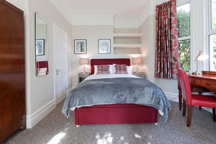 1 Bedroom Semi Detached House To Rent In Waverley Road, Reading, RG30