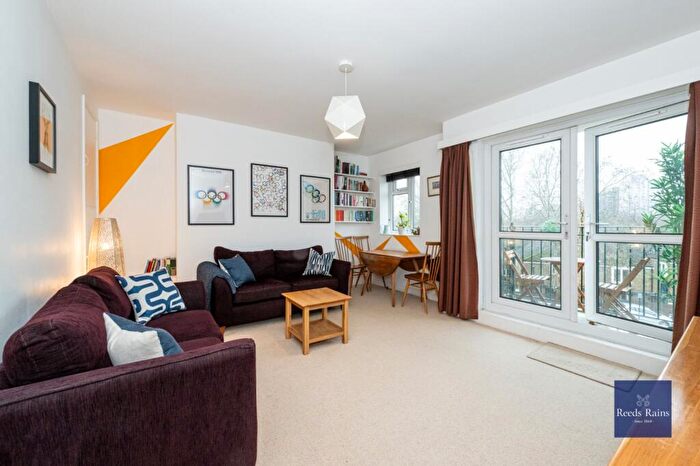 2 Bedroom Apartment For Sale In Lambeth Walk, London, SE11