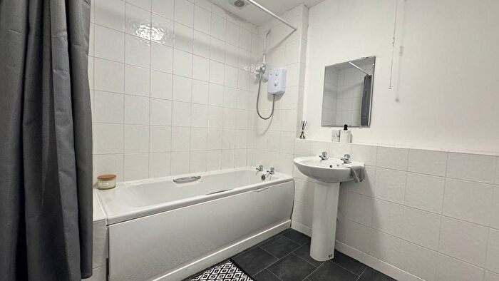 2 Bedroom Flat To Rent In Derby Street, Finnieston, Glasgow, G3