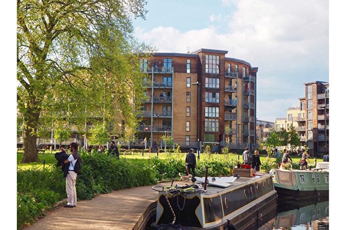 3 Bedroom Property To Rent In Lockwood House, London, E5