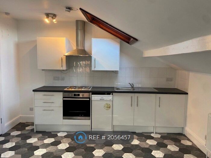 1 Bedroom Flat To Rent In Alexandra Road, Sale, M33