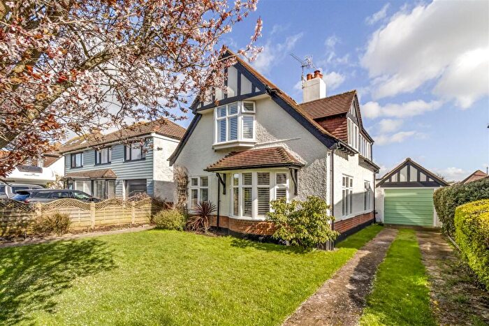 3 Bedroom Detached Bungalow For Sale In Brooklyn Avenue, West Worthing, BN11