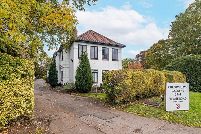 3 Bedroom Flat For Sale In Christ Church Mount, Epsom, KT19