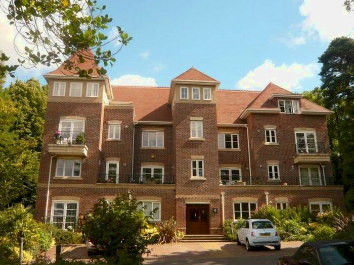 2 Bedroom Flat To Rent In Branksome Wood Road, Bournemouth, BH2