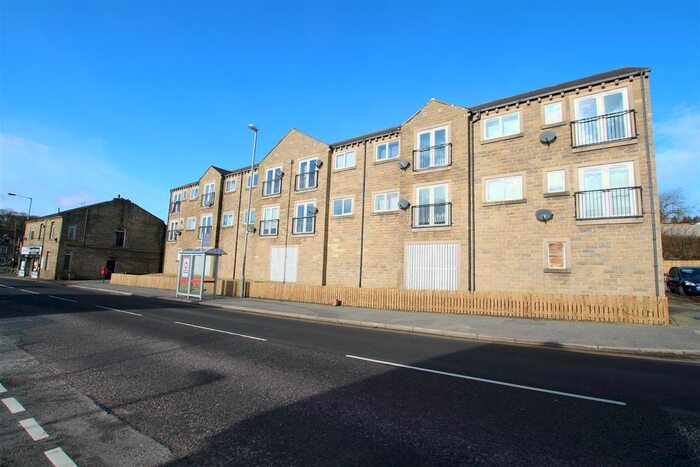 2 Bedroom Flat To Rent In Old Clock Mill Court, Denholme, Bradford, BD13