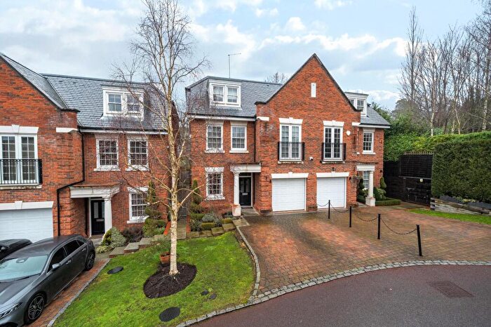 3 Bedroom Semi-Detached House For Sale In Oak Wood Place, Gerrards Cross, SL9