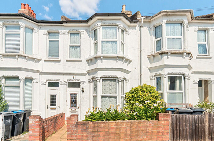 3 Bedroom Terraced House For Sale In Cobden Road, London, SE25