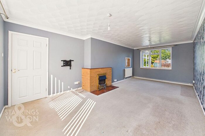 3 Bedroom Bungalow For Sale In Springdale Crescent, Brundall, Norwich, NR13