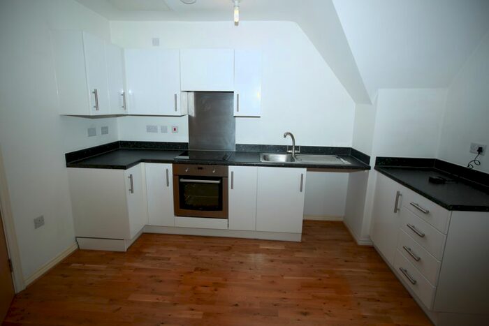 2 Bedroom Flat To Rent In Varcoe Gardens, Hayes, UB3