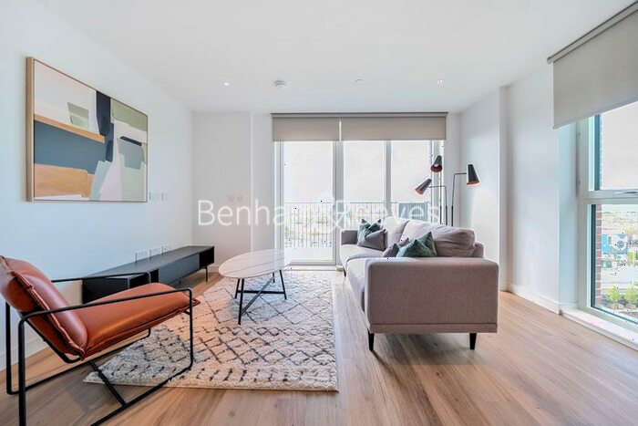 2 Bedroom Flat To Rent In Cedrus Avenue, Southall, UB1