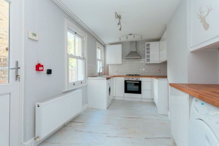 5 Bedroom House To Rent In Chisenhale Road, London, E3