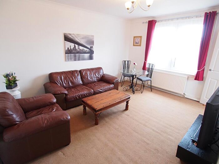 2 Bedroom Flat To Rent In School Terrace, Aberdeen, AB24