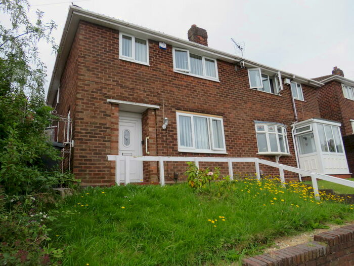 3 Bedroom House To Rent In Barncroft Road, Tividale, Oldbury, B69