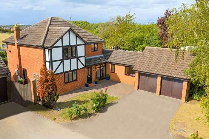 5 Bedroom Detached House For Sale In London Road, Yaxley, PE7
