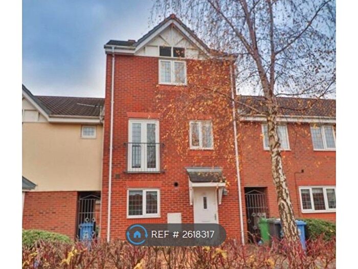4 Bedroom Terraced House To Rent In Regency Square, Warrington, WA5