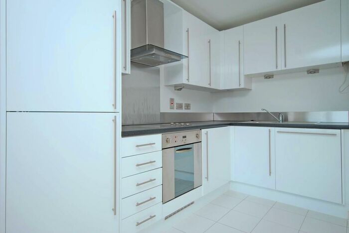 1 Bedroom Flat To Rent In The Sphere, Canning Town, London, E16
