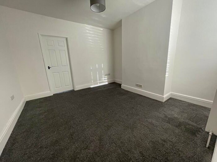 2 Bedroom Flat To Rent In Victoria Street, Mansfield, NG18