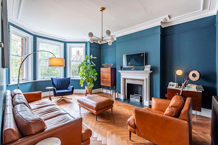 3 Bedroom Flat For Sale In Honeybourne Road, London, NW6