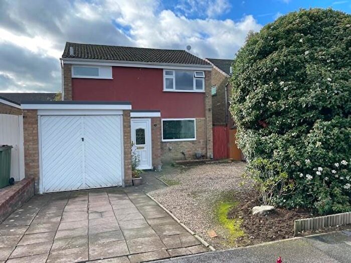 3 Bedroom Detached House For Sale In Georgeham Close, Wigston, LE18
