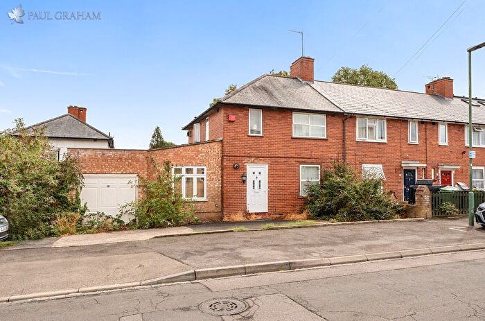 3 Bedroom End Terrace House For Sale In Wigmore Road, Carshalton, SM5