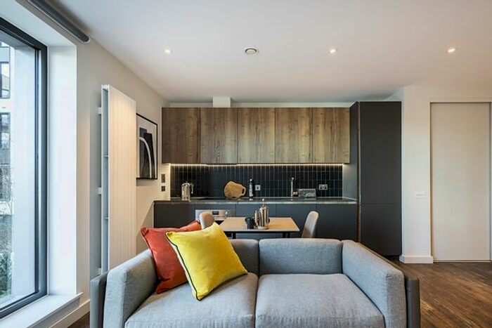 Studio To Rent In Grenan Square, Greenford, UB6