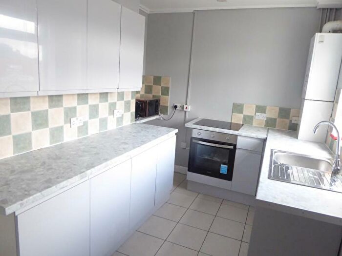3 Bedroom Terraced House To Rent In Thornleigh Mount, East End Park, LS9