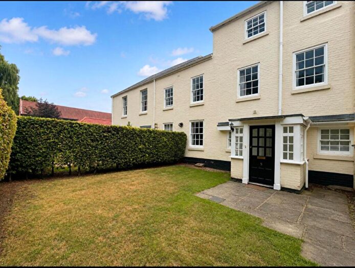 2 Bedroom Duplex To Rent In Wroxham Road, Coltishall, Norwich, NR12