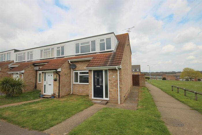 3 Bedroom End Of Terrace House To Rent In Wellington Close, Braintree, CM7