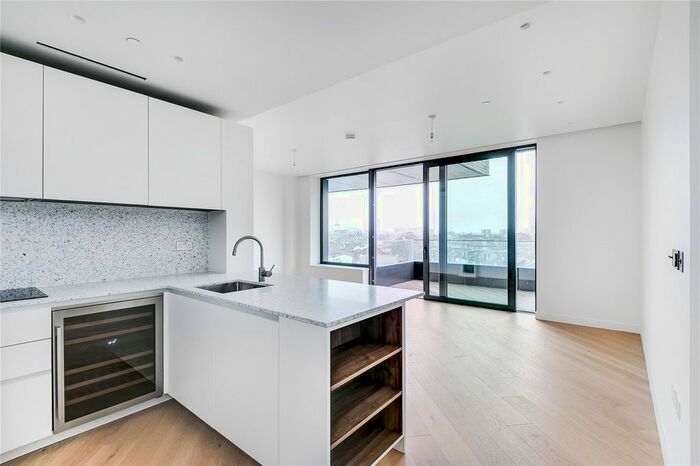 2 Bedroom Flat To Rent In Wood Crescent, Television Centre, White City, London, W12