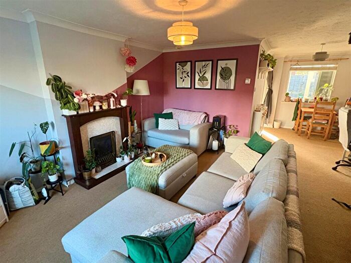 3 Bedroom Terraced House To Rent In Biscay Close, Littlehampton, BN17