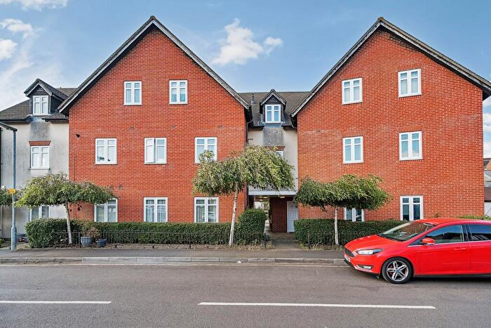 2 Bedroom Flat For Sale In Overton Court, Tongham, Farnham, Surrey, GU10