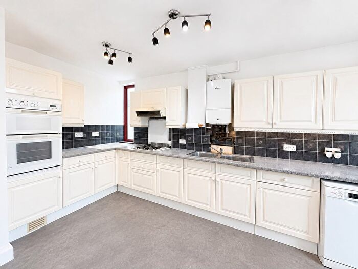 3 Bedroom Bungalow To Rent In Blendon Road, Bexley, DA5
