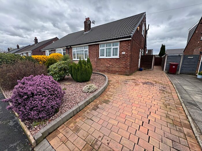 3 Bedroom Semi Detached Bungalow To Rent In Aintree Road, Little Lever, Bolton, BL3
