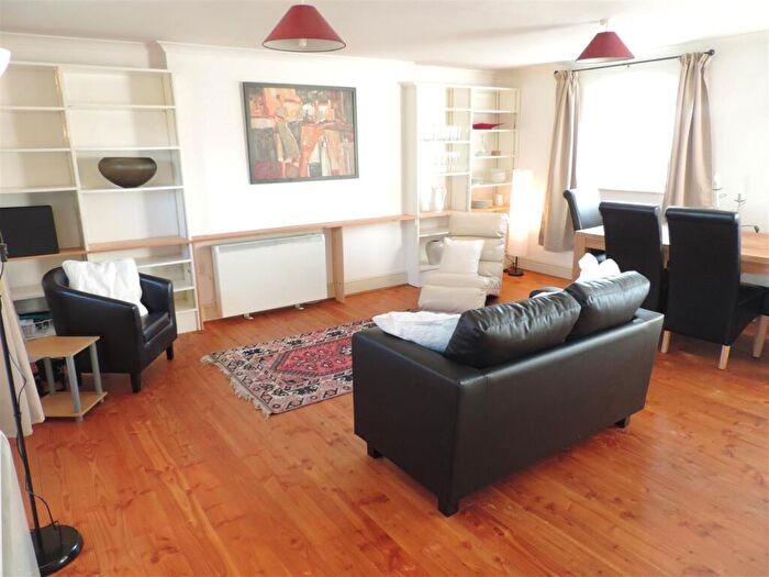 3 Bedroom Apartment To Rent In The Hexagon, Kempthorne Lane, Bath, Somerset, BA2