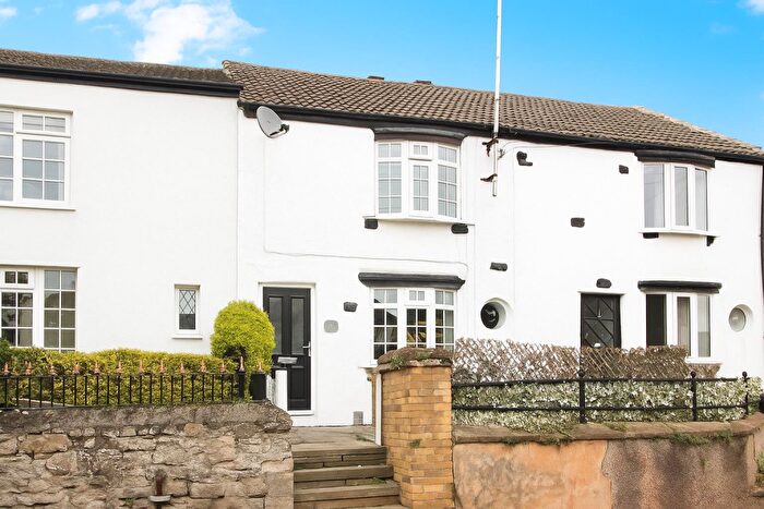 2 Bedroom Cottage For Sale In Aberford Road, Barwick In Elmet, Leeds, LS15
