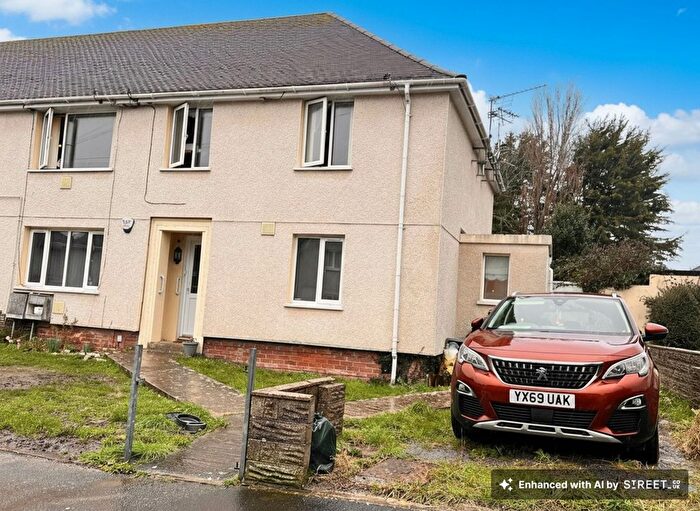 2 Bedroom Maisonette For Sale In Church Road, Rhoose, CF62