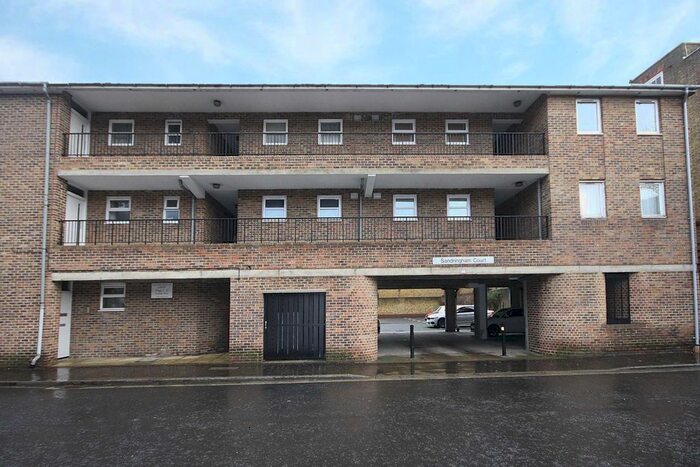 1 Bedroom Flat To Rent In Garfield Road, Twickenham, TW1