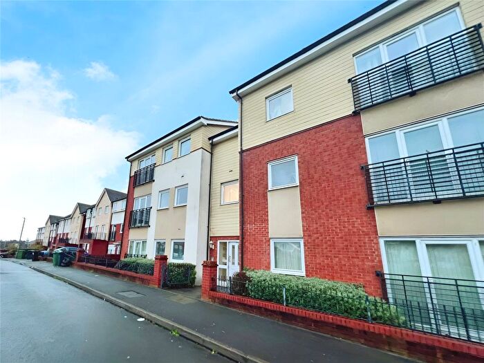 2 Bedroom Flat To Rent In Key Gardens, Wolverhampton, West Midlands, WV10
