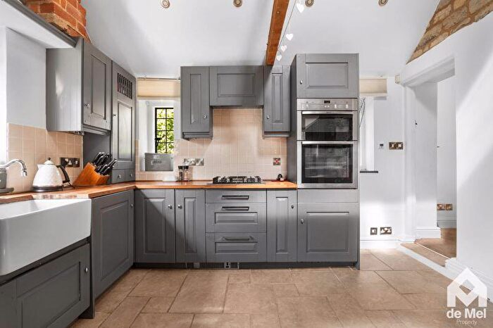 4 Bedroom Detached House For Sale In Staites House, Teddington, GL20