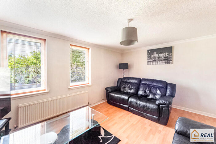 3 Bedroom End Of Terrace House For Sale In Chamfron Gardens, Stirling, FK7