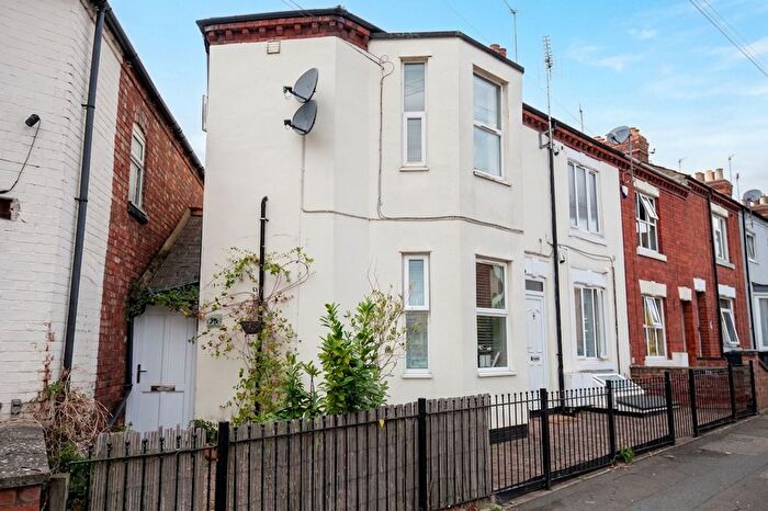 2 Bedroom Flat For Sale In College Street, Wellingborough, NN8