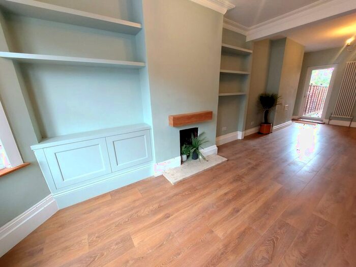 3 Bedroom Terraced House To Rent In Victoria Street, Dunstable, LU6