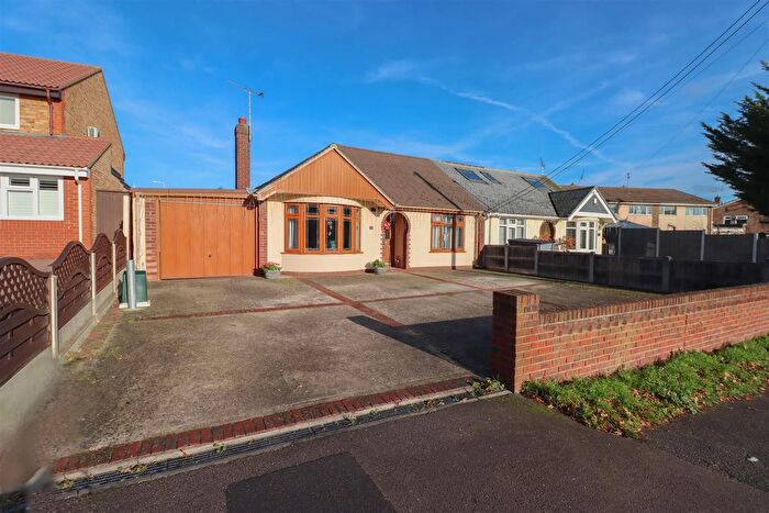 2 Bedroom Semi Detached Bungalow For Sale In Southend Road, Wickford, SS11
