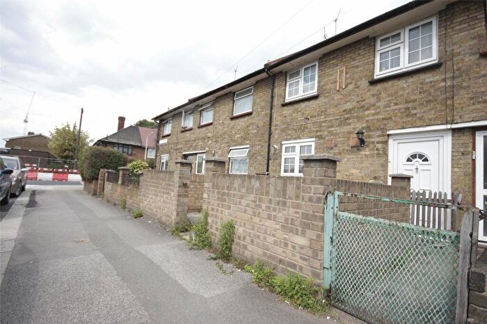 3 Bedroom Terraced House To Rent In Shirley Street, London, E16