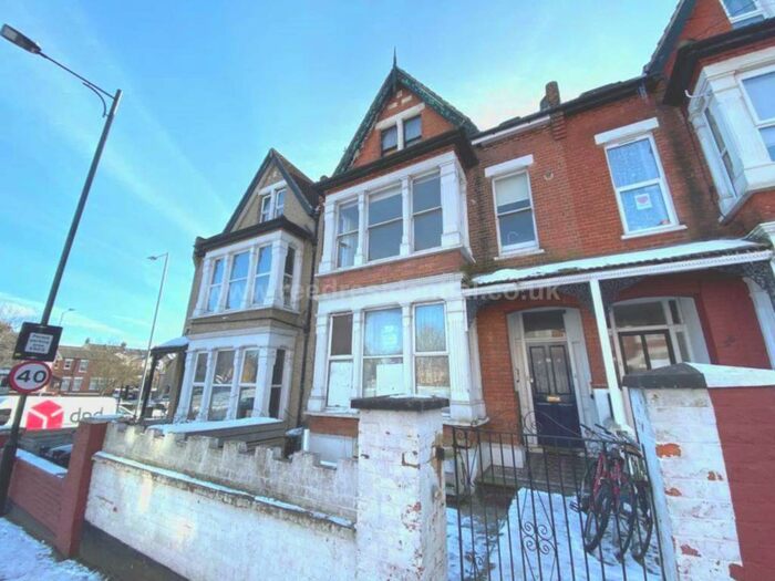 1 Bedroom Flat To Rent In York Road, Southend On Sea, SS1
