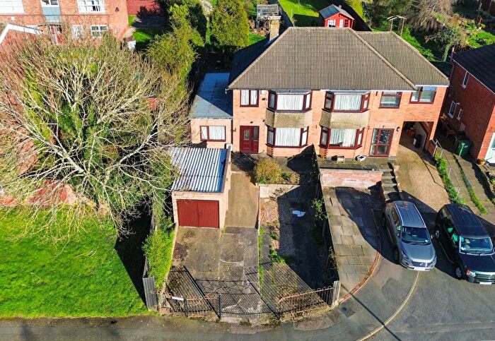 3 Bedroom Semi Detached House For Sale In Godwin Avenue, Wigston, Leicester, LE18