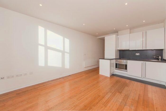 Studio To Rent In Bromyard Avenue, London, W3