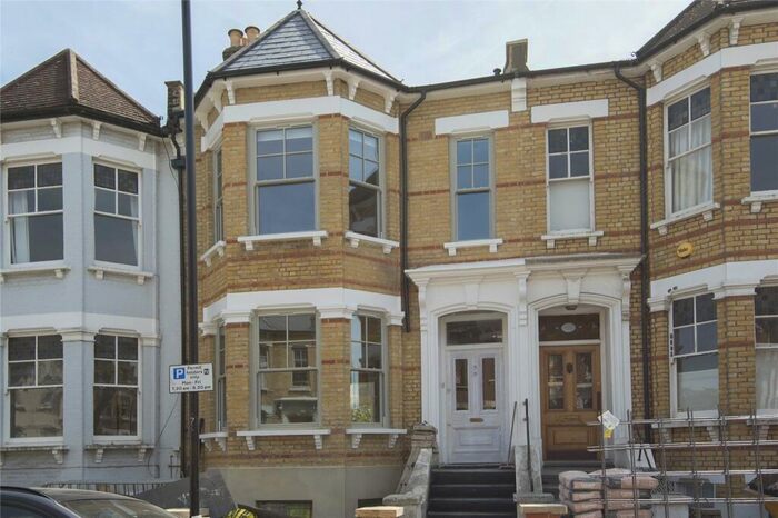 4 Bedroom Terraced House To Rent In Thistlewaite Road, London, E5