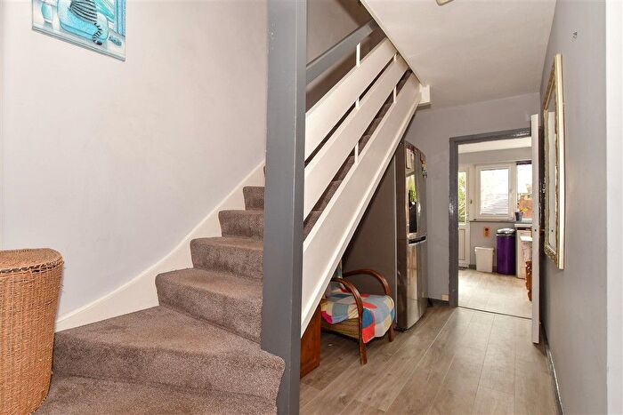 4 Bedroom Town House For Sale In Taylors Crescent, Cranleigh, Surrey, GU6